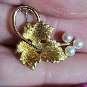Elegant Gold Leaf and Pearl Brooch
